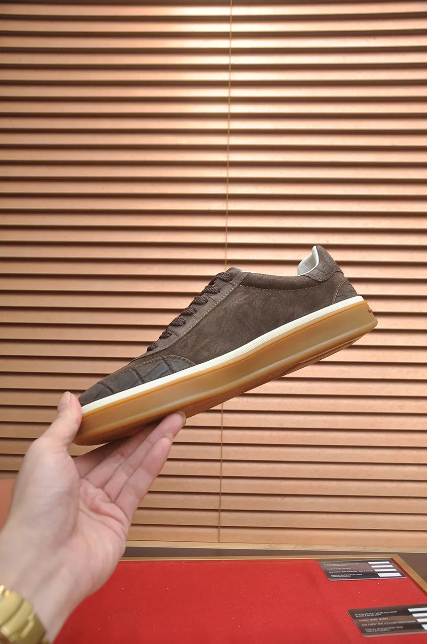 Men's men's shoes 💰580💶[𝐥𝐨𝐫𝐨 𝐏𝐢𝐚𝐧𝐚] lp classic loafers, an Italian treasure brand, the only brand that can match Hermès! Only after wearing it do we realize that we cannot let down our feet. The upper is imported cashmere, the lining of water-dyed cowhide ➕ the cowhide feet, the official original glass rubber outsole, and the pendant. Exclusive original packaging (tag ➕ brand paper ➕ outer box ➕ hand bag) code number: 38-46 (45 46 customized)